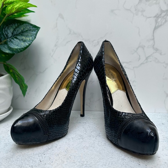 Black snake leather print Michael Kors Heels Cap Toe Pumps - Picture 2 of 8